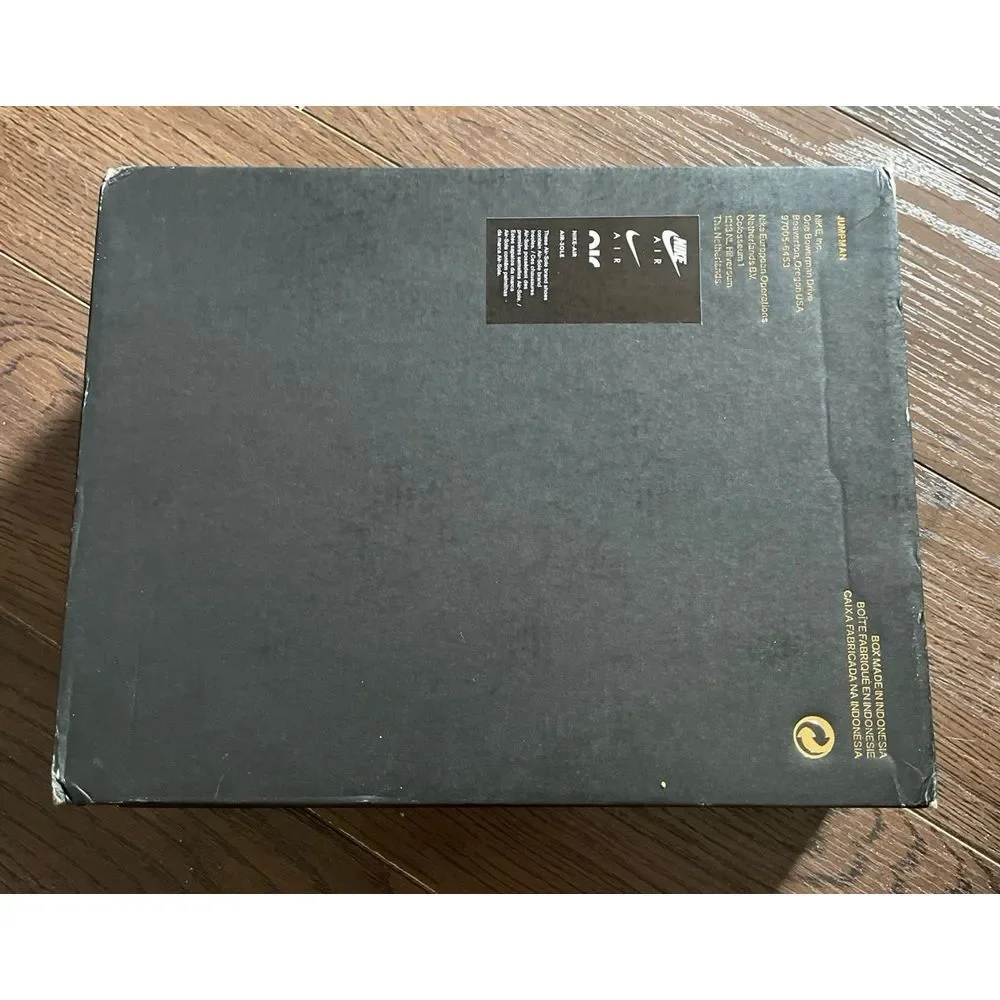 Air Jordan empty‎ shoe box